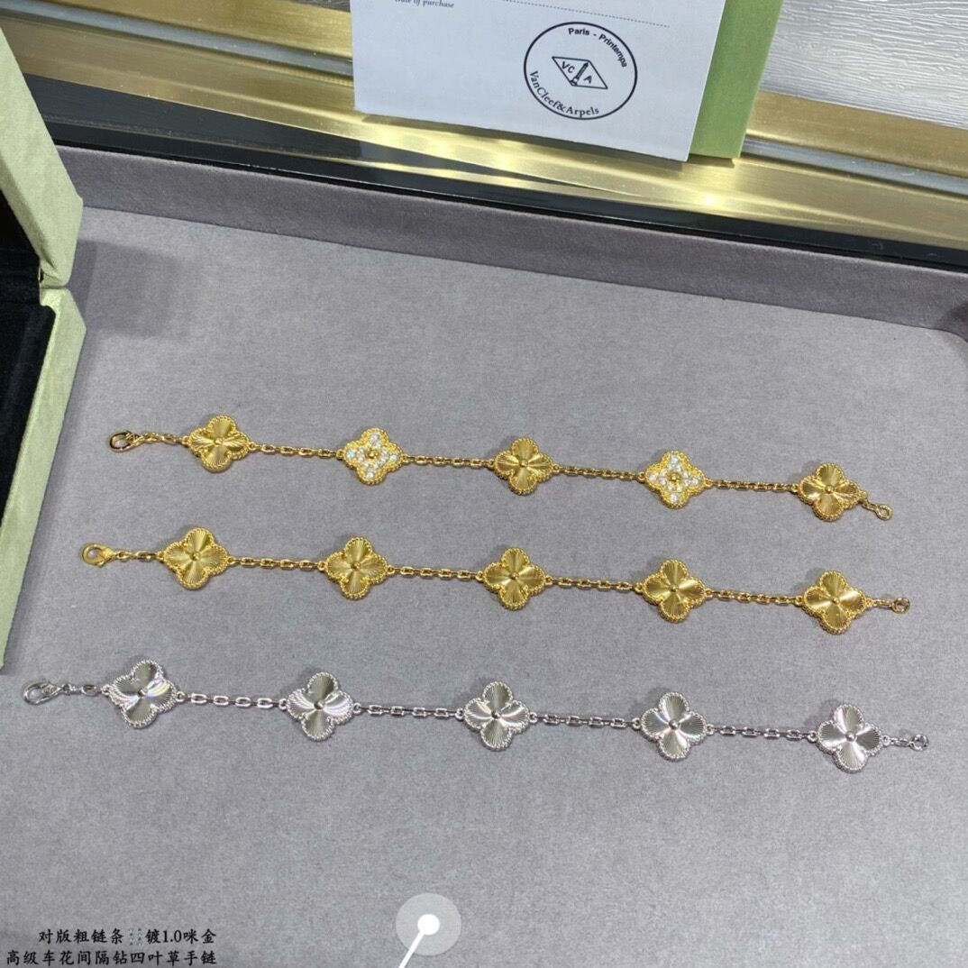 ​18K 하이엔드 미러급 반클리프 빈티지 5모티브 기요세 다이아 팔찌 (구성품 풀박스)