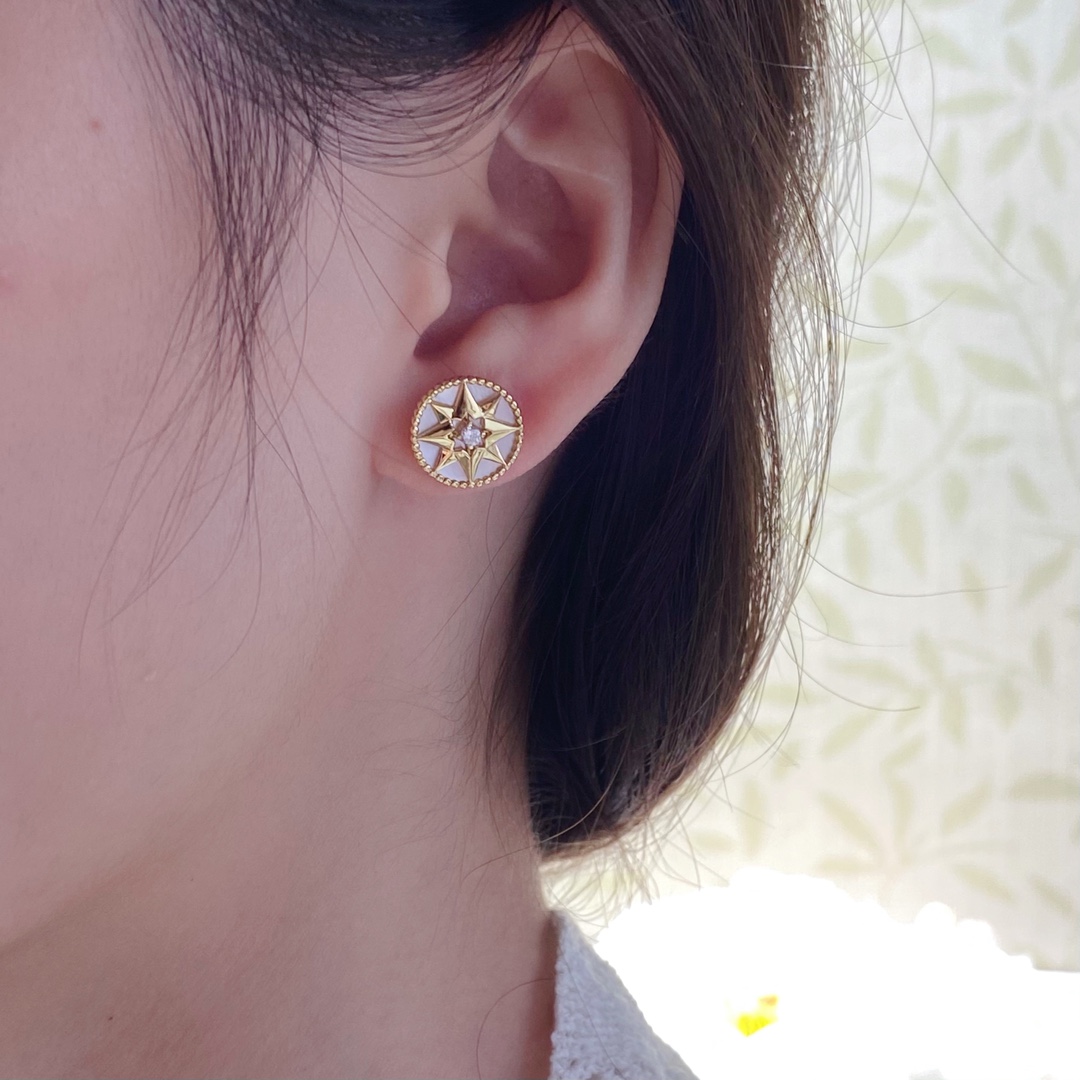 18K 하이엔드 미러급 디올 로즈드방 귀걸이 (구성품 풀박스)