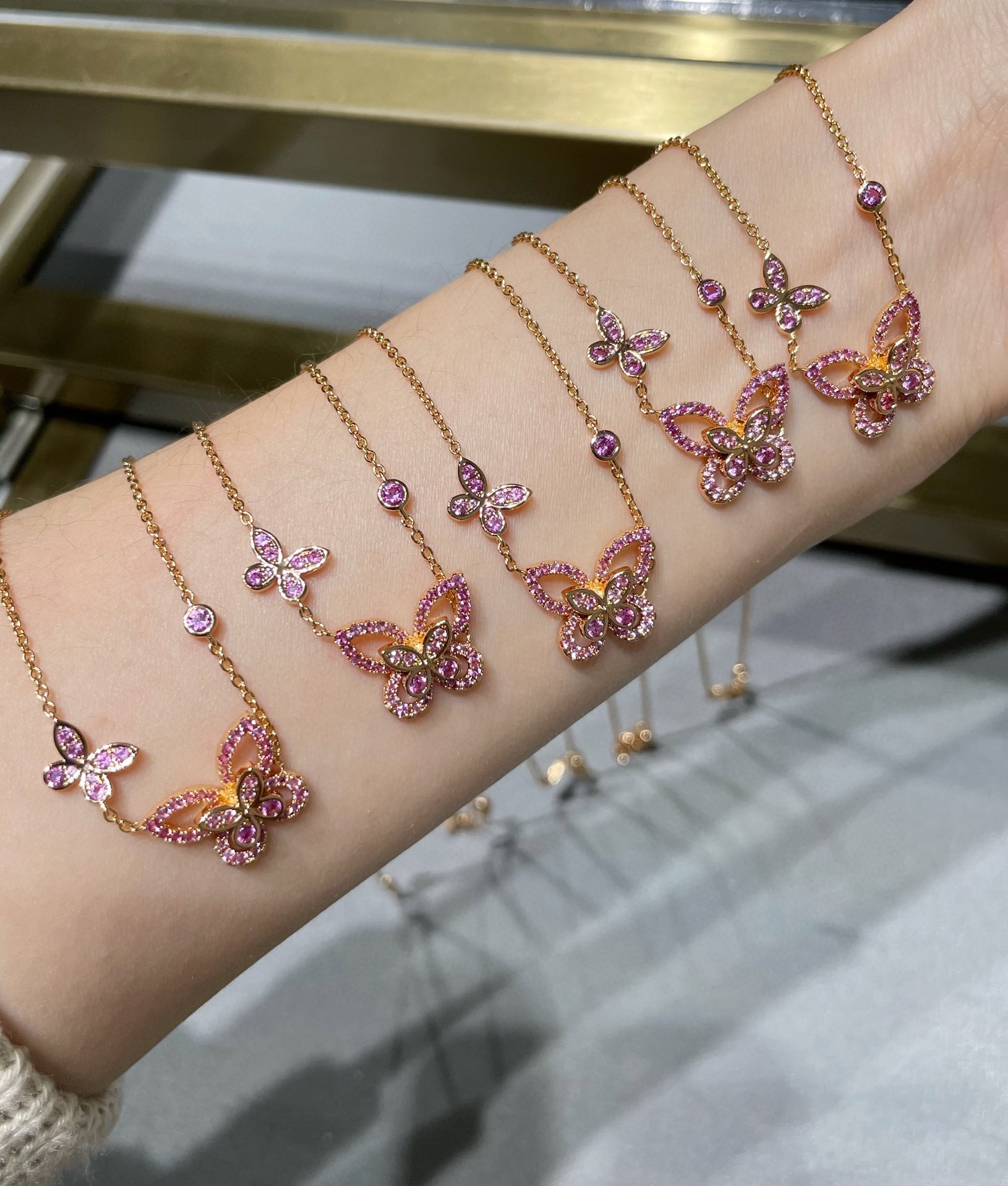 18K 하이엔드 미러급 그라프 버터플라이 실루엣 목걸이 (구성품 풀박스)