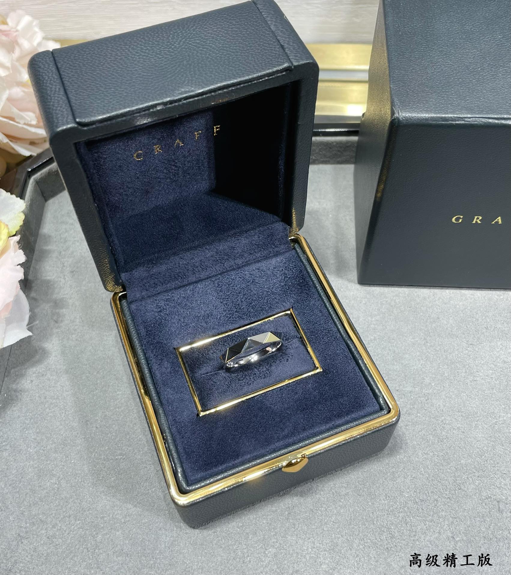 18K 하이엔드 미러급 그라프 로렌스 시그니쳐 반지 (구성품 풀박스)