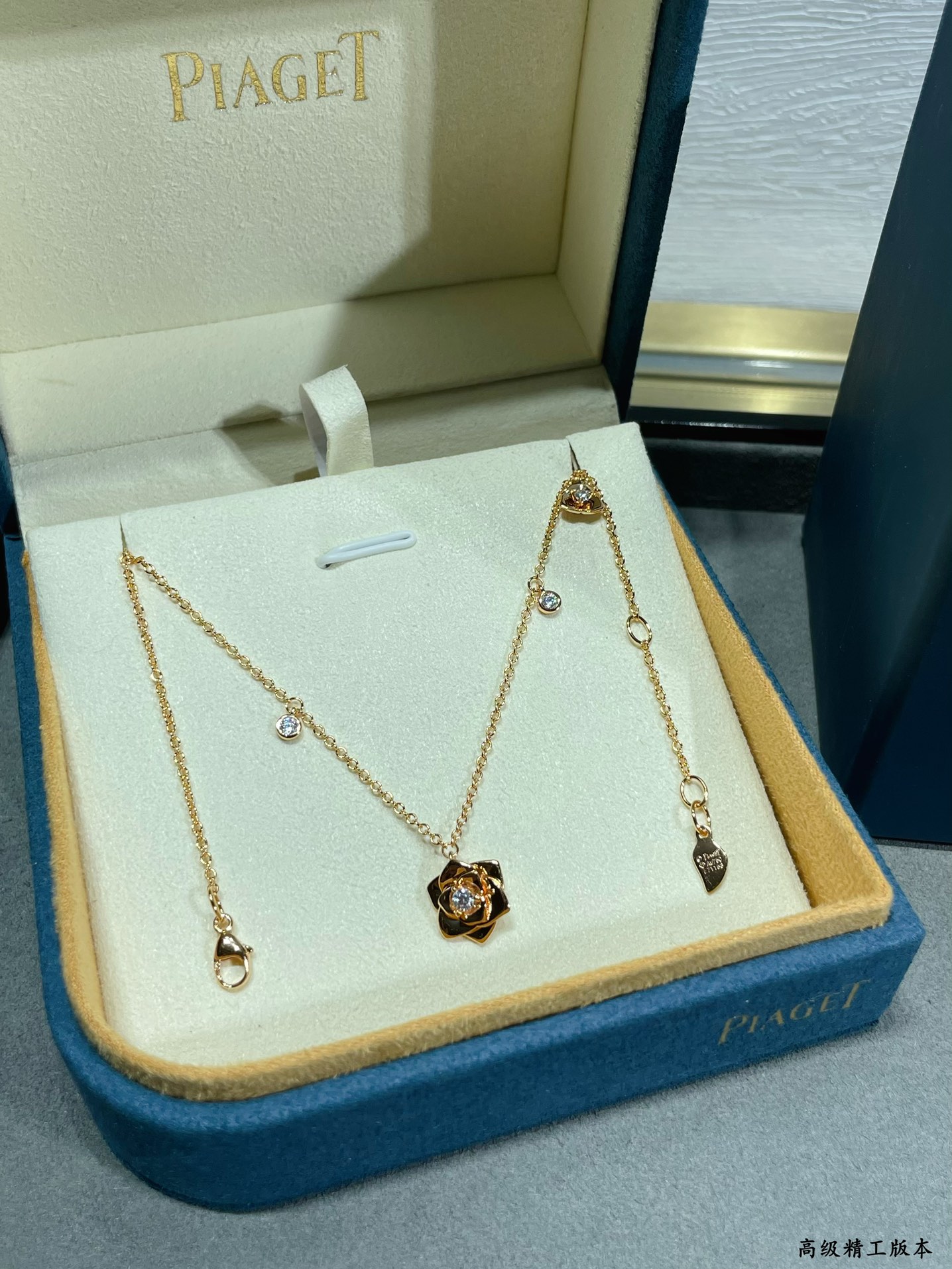 18K 하이엔드 미러급 피아제 로즈 펜던트 목걸이 (구성품 풀박스)