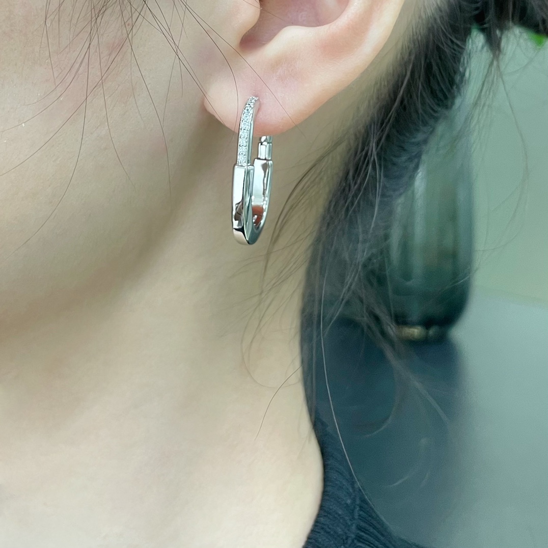18K 하이엔드 미러급 티파니앤코 락 파베 귀걸이 (구성품 풀박스)