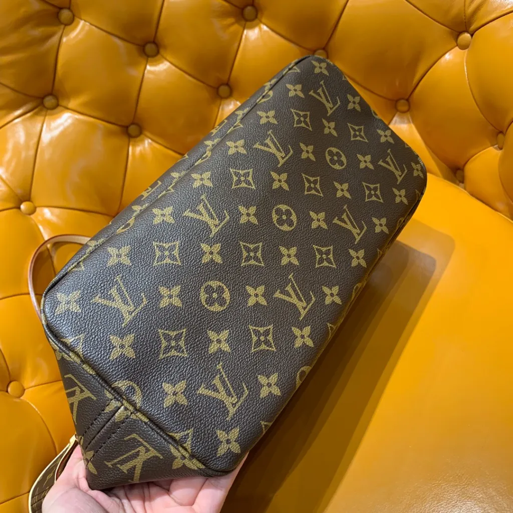 루이비통 네버풀 MM 모노그램 (쎄리즈 레드)