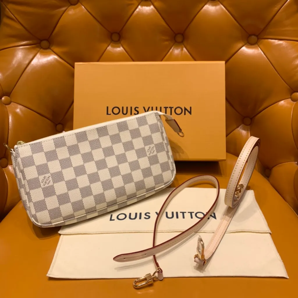 루이비통 포쉐트 악세수아 NM 다미에 아주르