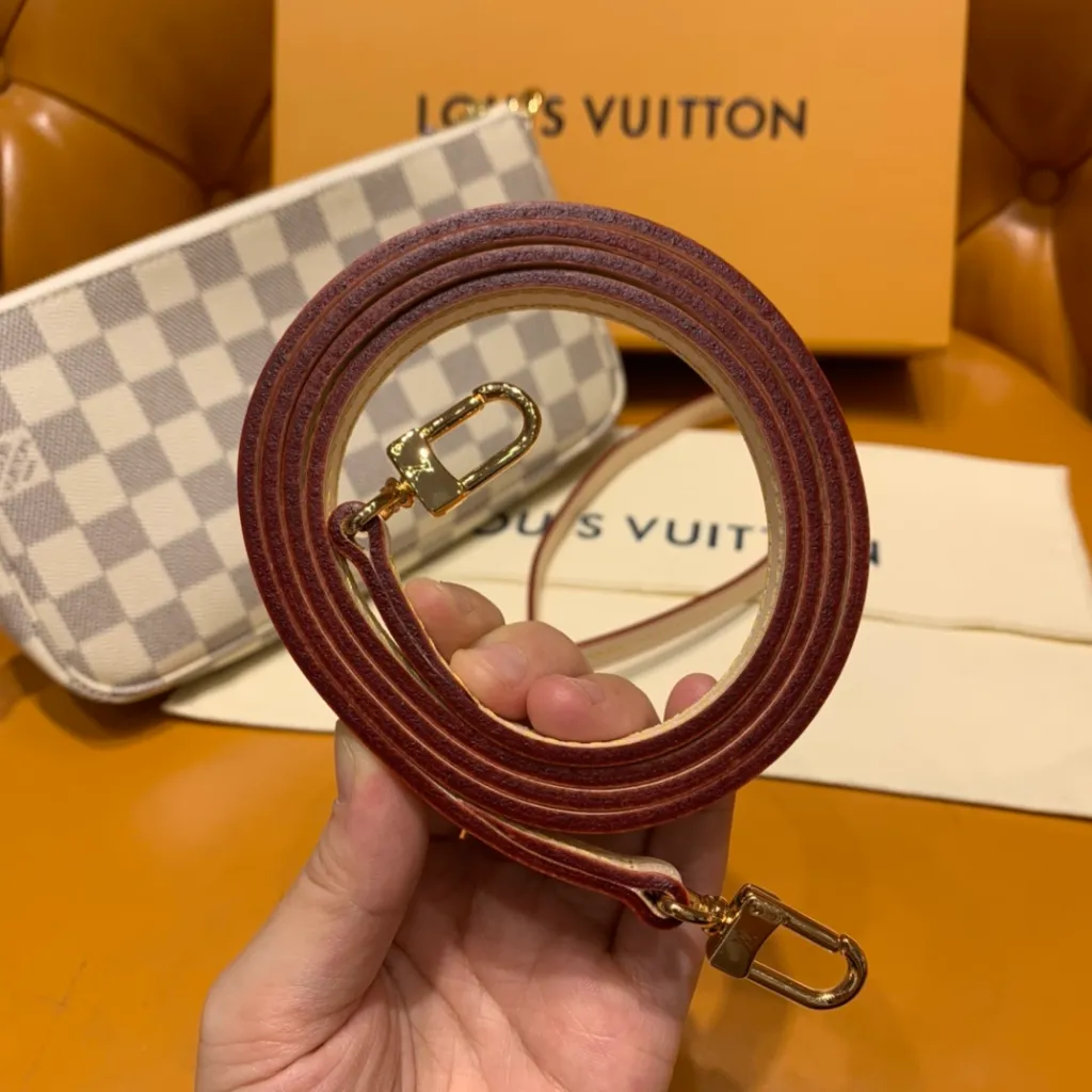 루이비통 포쉐트 악세수아 NM 다미에 아주르