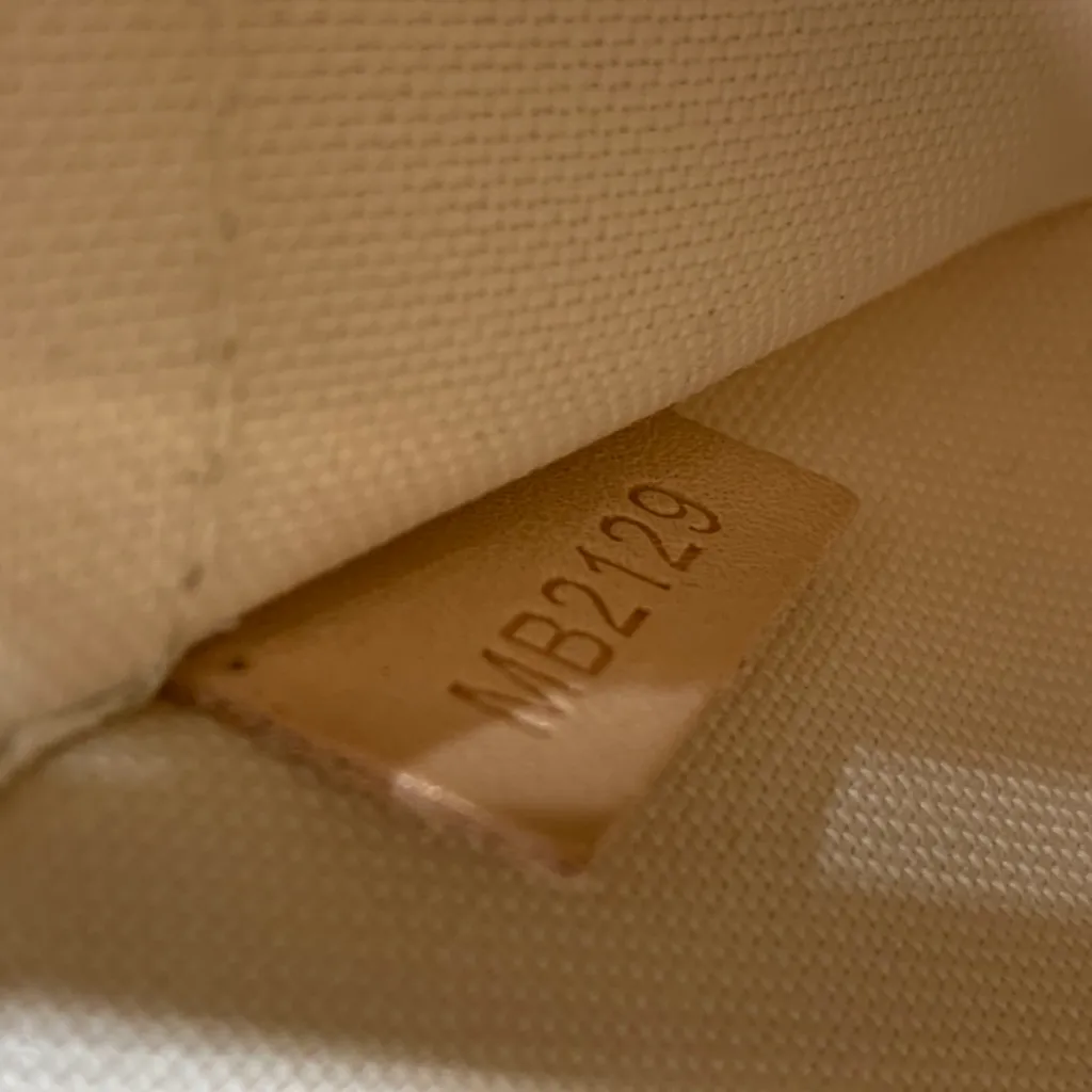 루이비통 포쉐트 악세수아 NM 다미에 아주르