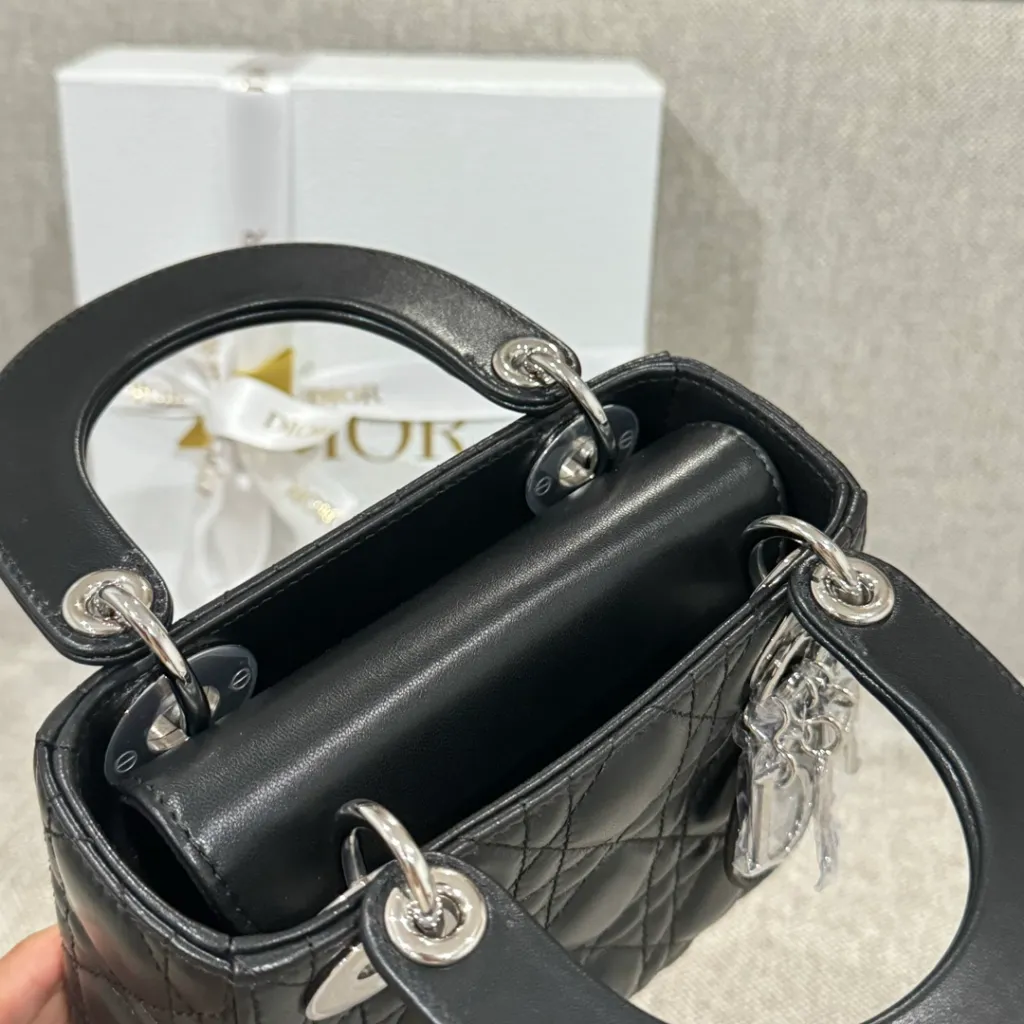 디올 레이디 디올 미니 백 블랙 은장