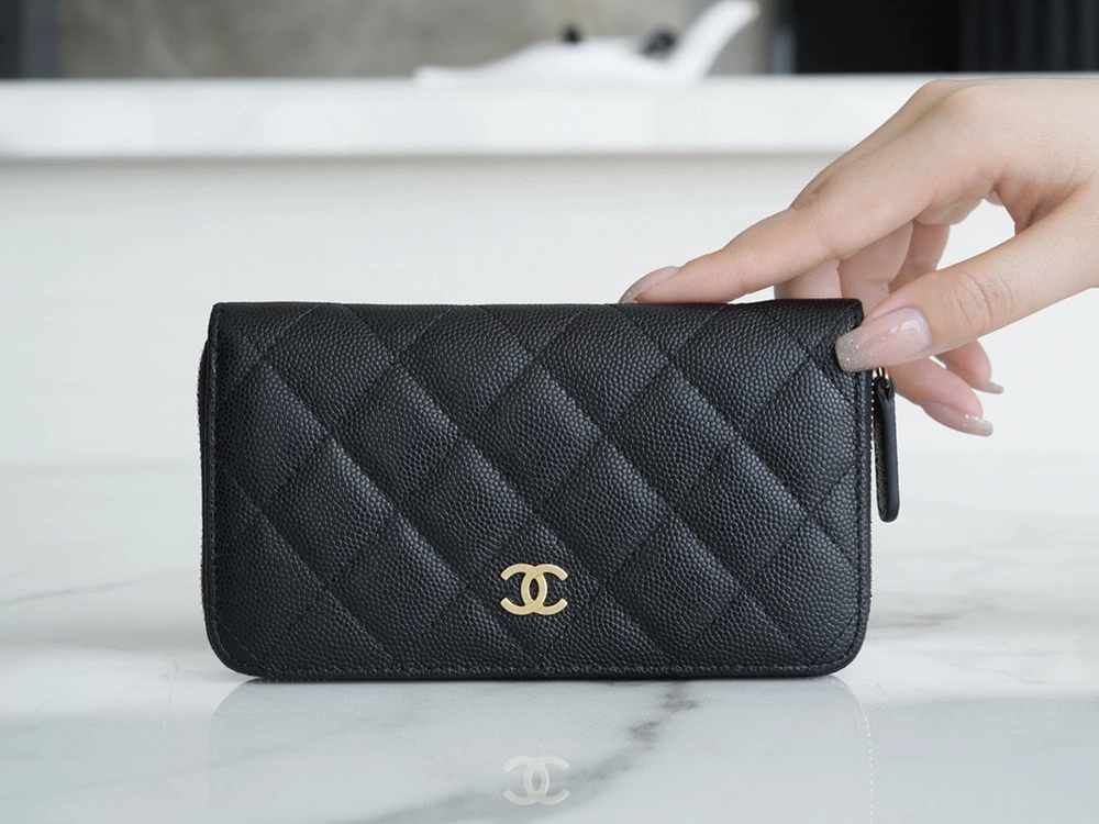 샤넬 클래식 지퍼 지갑