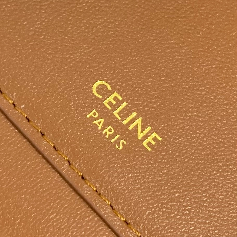 셀린느 미디엄 니노 스트랩 지갑 탠