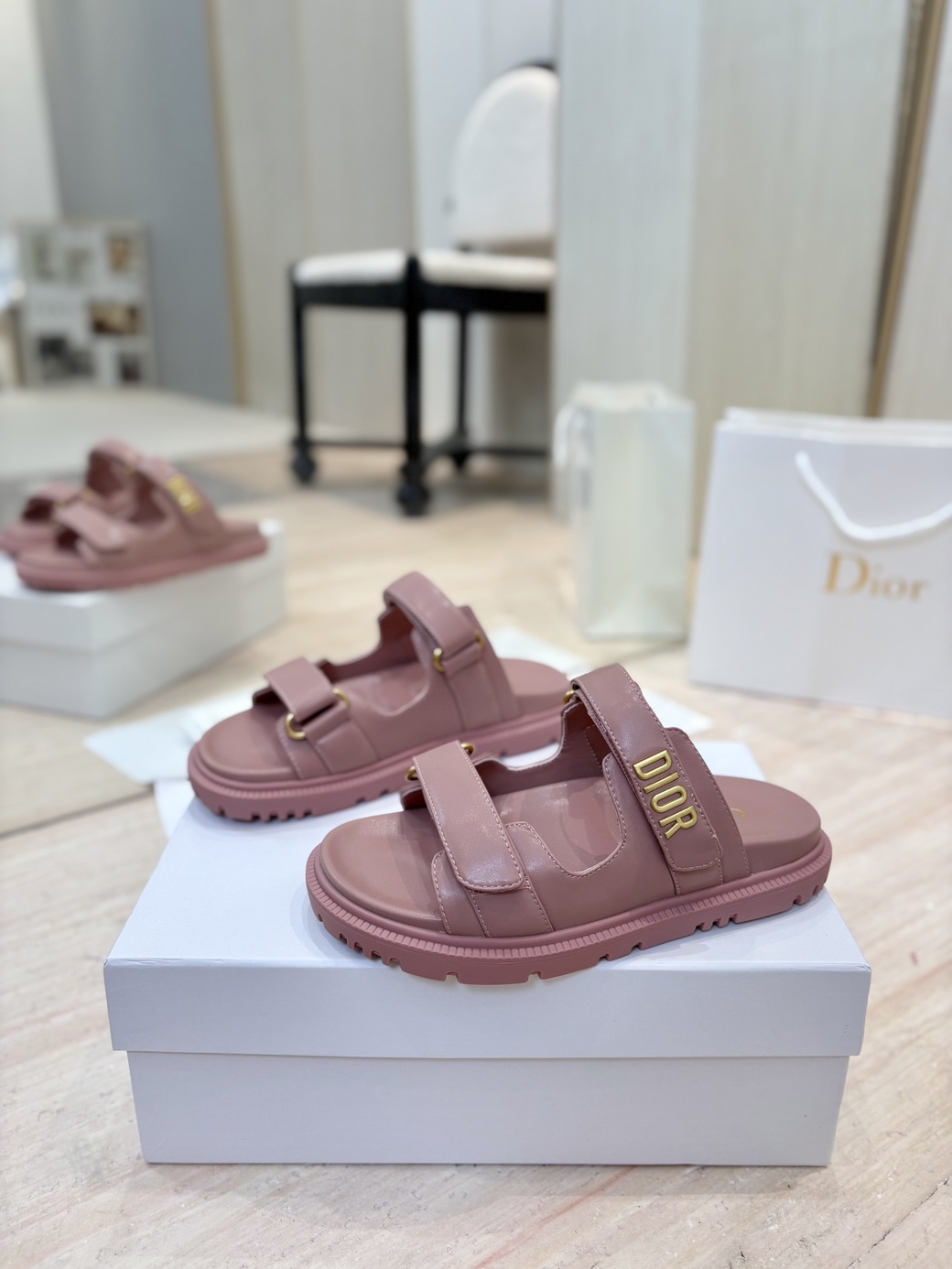 디올 DIORACT 뮬