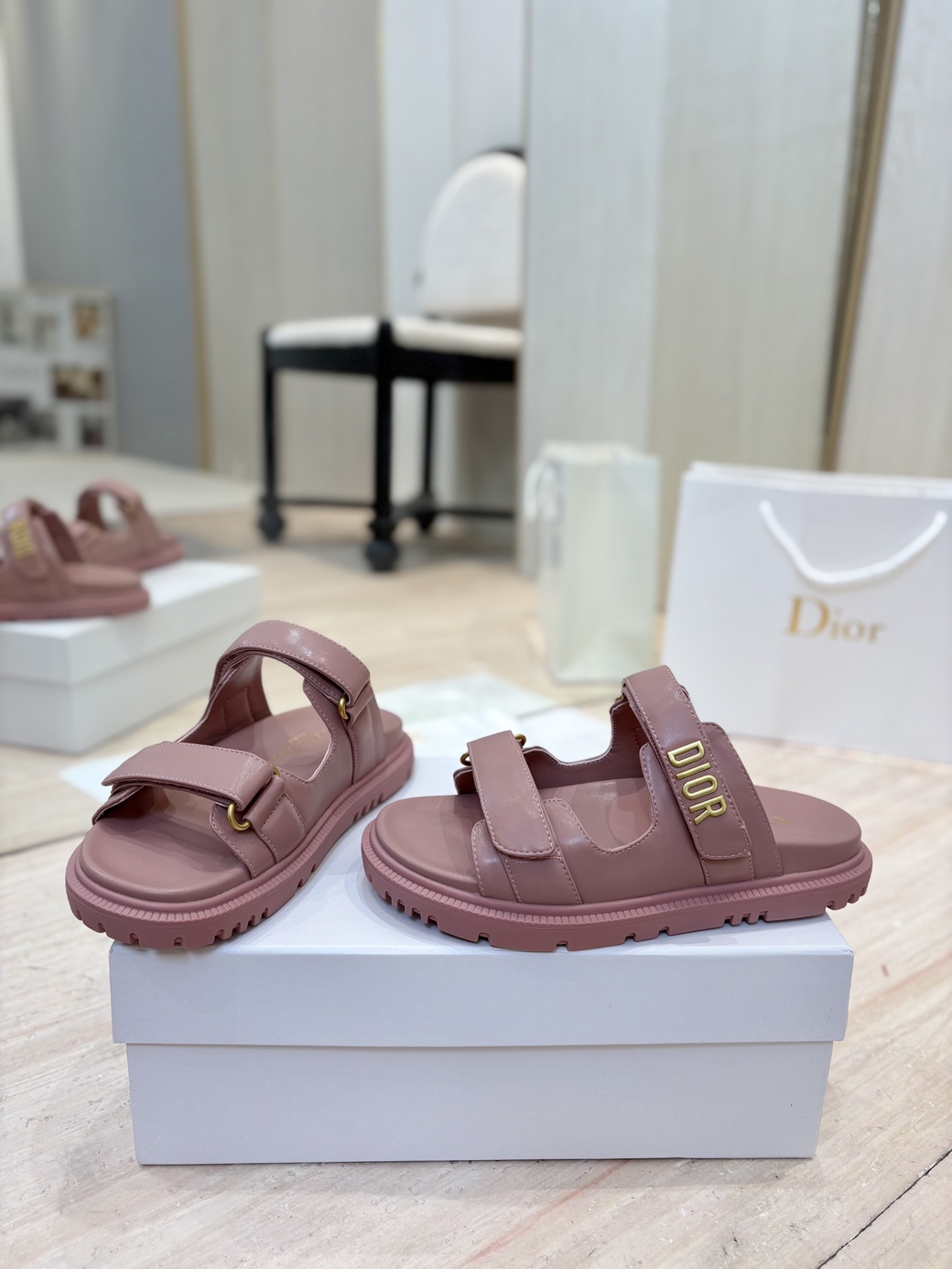 디올 DIORACT 뮬