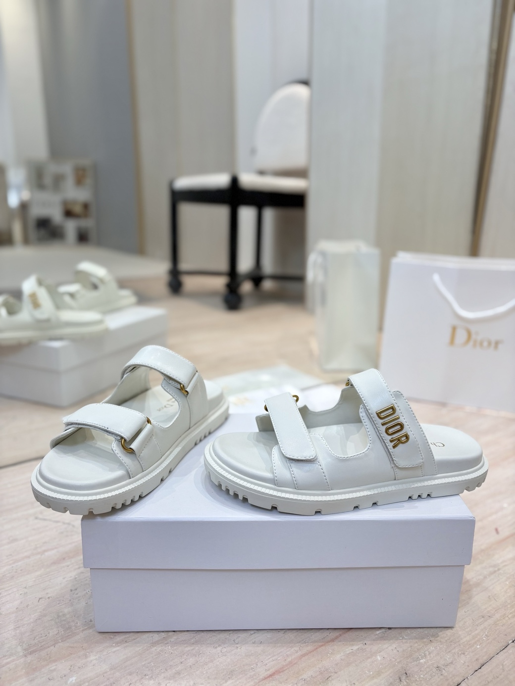 디올 DIORACT 뮬