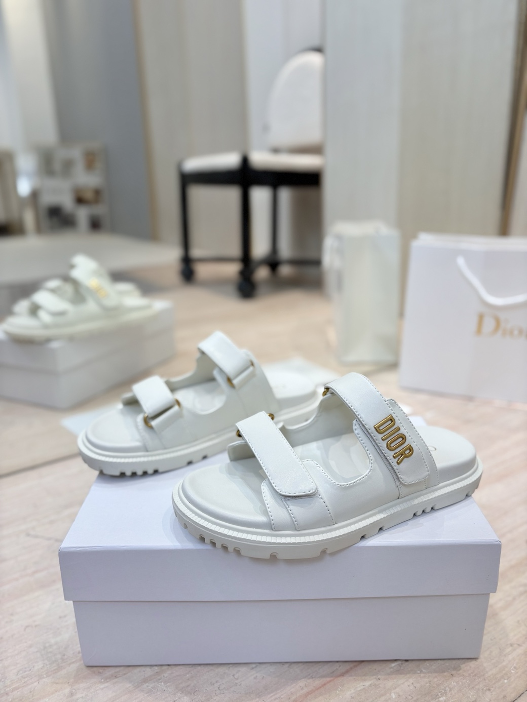 디올 DIORACT 뮬