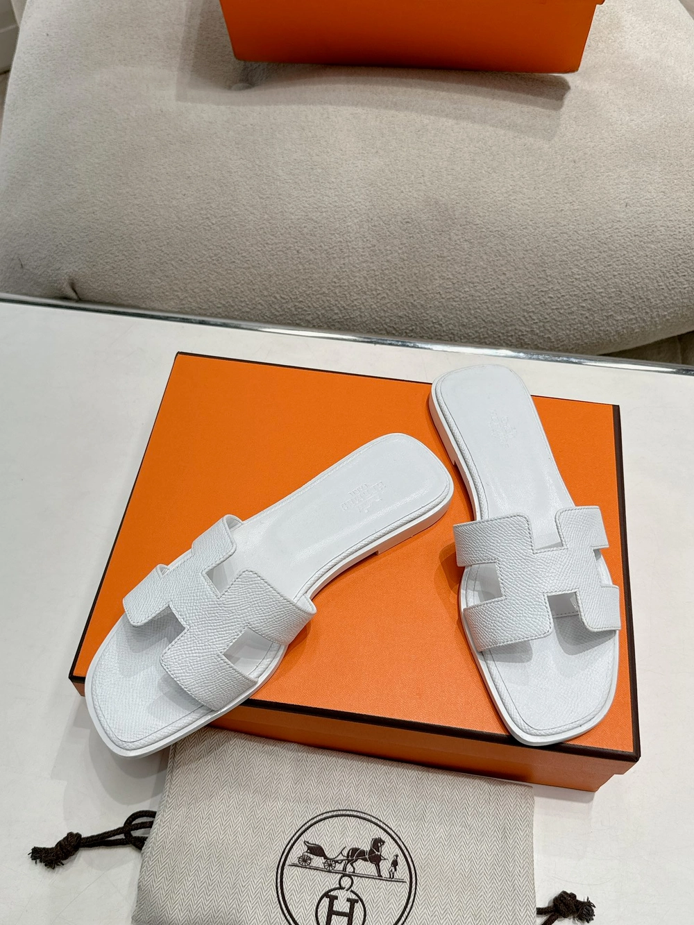 에르메스 오란 샌들 앱송