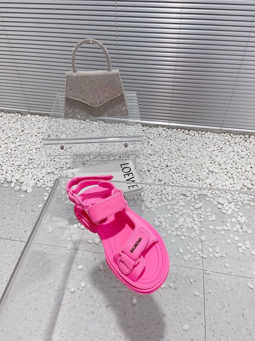 발렌시아가 샌들