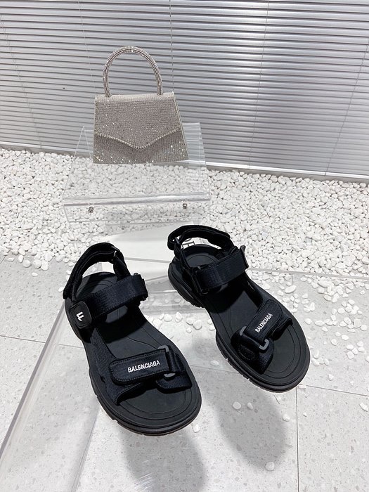 발렌시아가 샌들