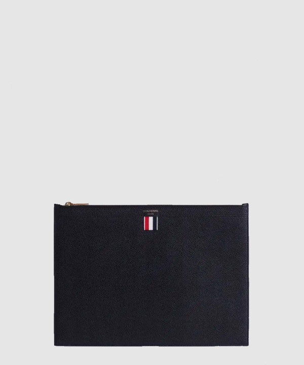 톰브라운 24FW 페블 그레인 클러치 MAC021