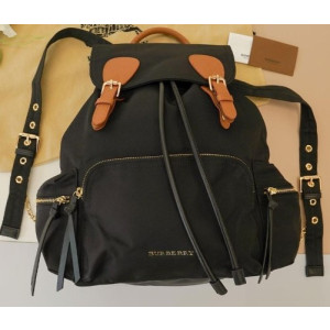 (국내배송) 버버리 테크니컬 나일론 미듐 럭색 여성 백팩
