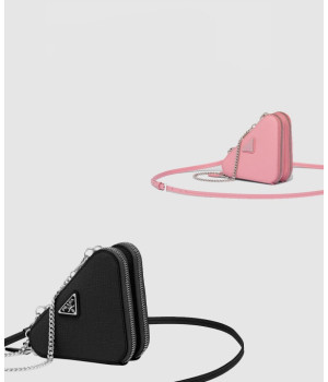 프라다 트라이앵글 미니 파우치 1NR015