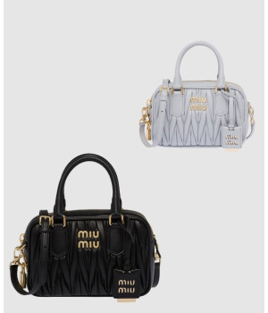 미우미우 아르카디 마테라쎄 스몰 탑핸들 토트백 5BB123