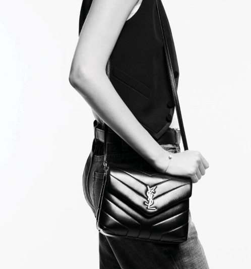 (국내배송) 생로랑 Y 퀼트 처리된 가죽 소재의 루루 토이백