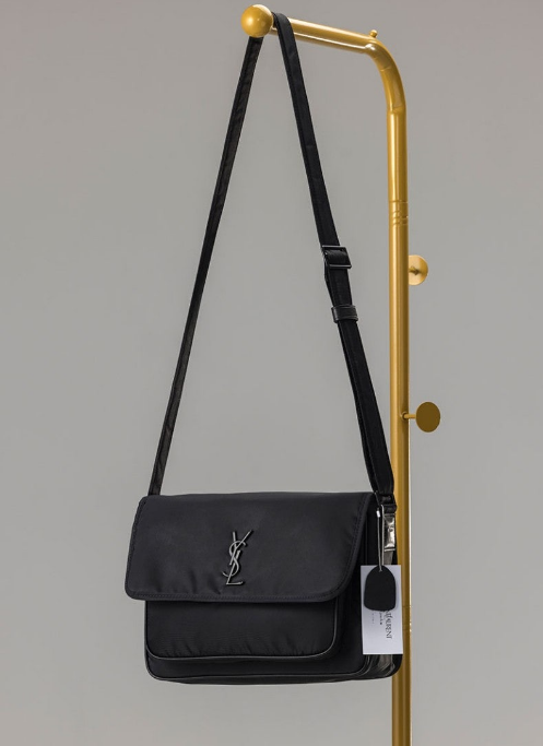 (국내배송) 생로랑 에코닐 NIKI 메신저 백