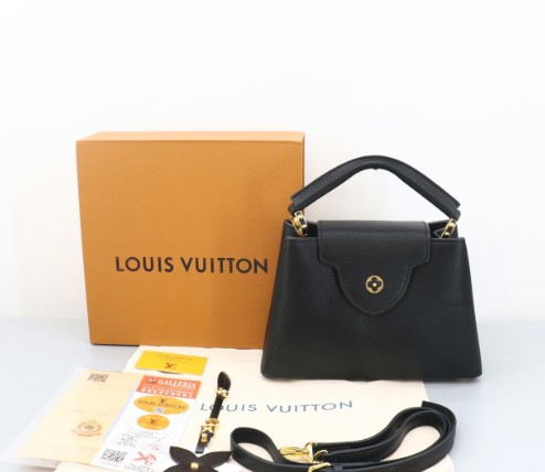 (국내배송) 루이비통 카퓌신 BB 토뤼옹 블랙