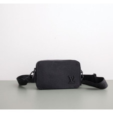 (국내배송) 루이비통 알파 웨어러블 남성 메신저 미니 크로스백