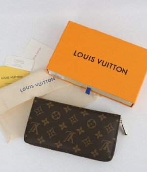 (국내배송) 루이비통 M60017 지피 월릿 지퍼 장지갑