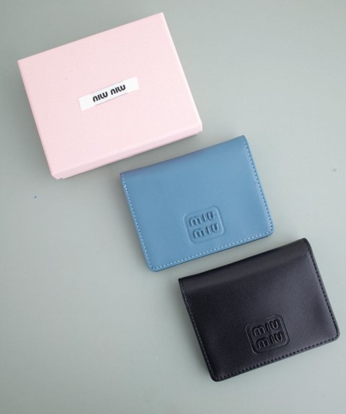 (국내배송) 미우미우 스몰 마드라스 반지갑