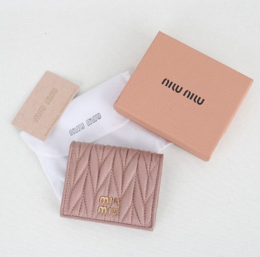 (국내배송) 미우미우 6038 마테라쎄 반지갑
