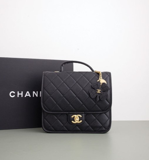 (국내배송) 샤넬 유광 그레인드 카프스킨 백팩