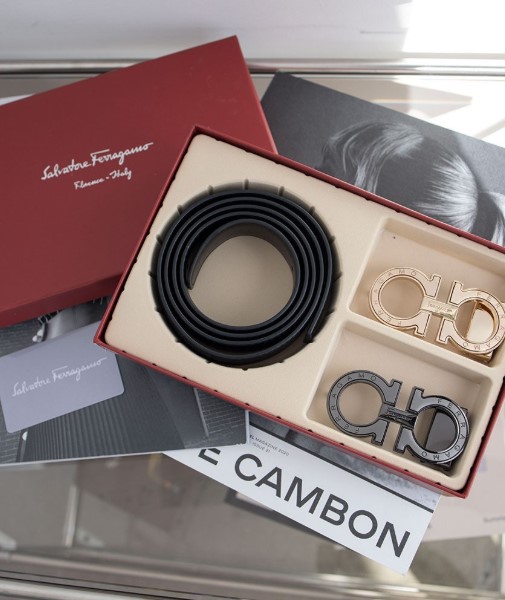 (국내배송) 페레가모 투버클 피라미드 벨트