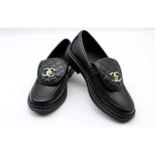 (국내배송) 샤넬 턴락 퀼팅 금장 로퍼