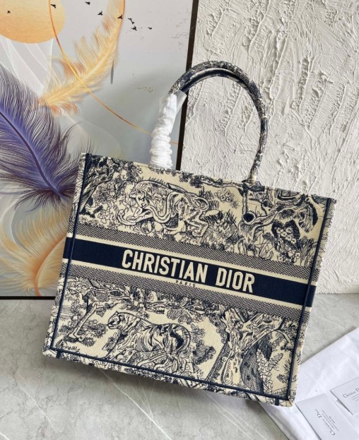 (국내배송) 디올 트왈드 주이 리버스 북 토트백