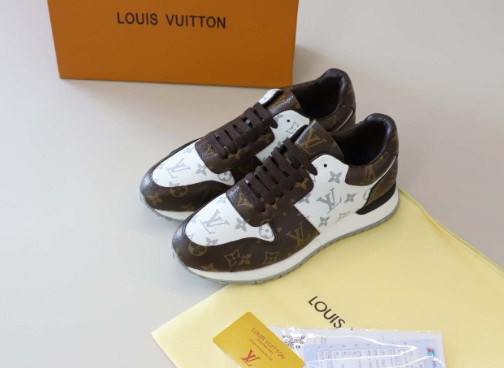 (국내배송) 루이비통 런 어웨이 스니커즈