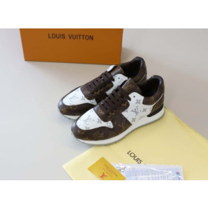 (국내배송) 루이비통 런 어웨이 스니커즈