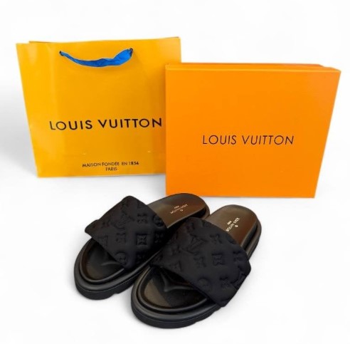 (국내배송) 루이비통 엠보로고 뮬 모노그램