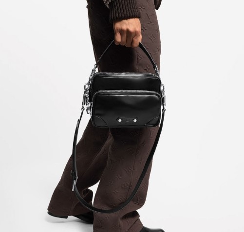 (국내배송) 루이비통 남성 닐 블랙 크로스백