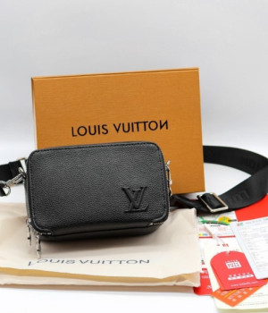 (국내배송) 루이비통 엘가 알파 웨어러블 카메라백