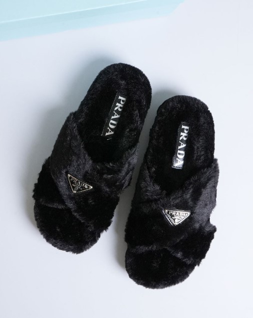 (국내배송) 프라다 러버 솔 시어링 샌들