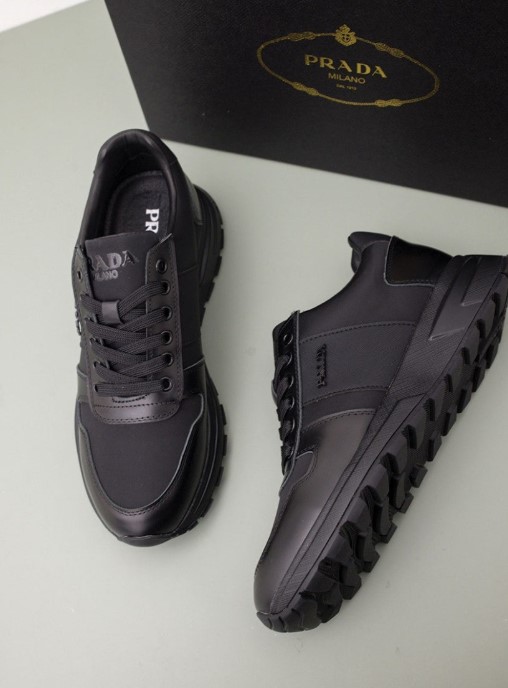 (국내배송) 프라다 로고 패널 로우탑 스니커즈