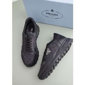 (국내배송) 프라다 25SS 다이아몬드 패턴 가죽 스니커즈