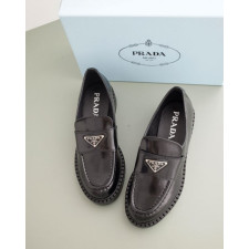 (국내배송) 프라다 브러시드 로퍼 블랙