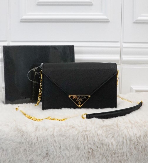 (국내배송) 프라다 사피아노 트라이앵글 로고 레더 숄더 백