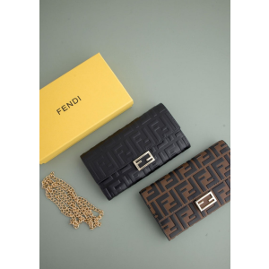 (국내배송) 펜디 바게트 체인 장지갑