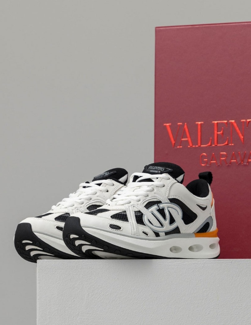 (국내배송) 발렌티노 VLOGO 이지조그 로우탑 스니커즈