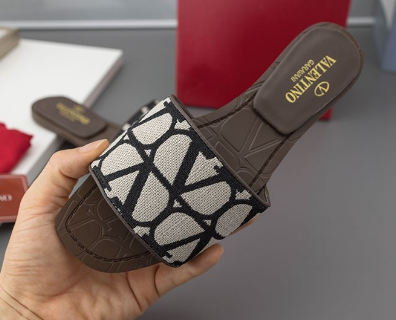 (국내배송) 발렌티노 투알 아이코노그래피 슬라이드 샌들