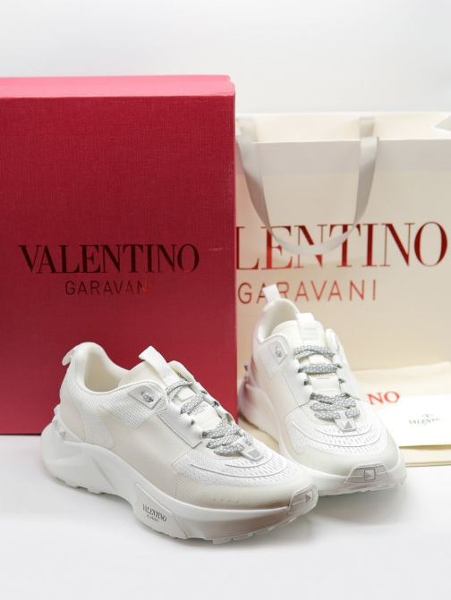 (국내배송) 발렌티노 가라바니 스니커즈