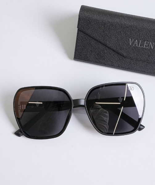 (국내배송) 발렌티노 샤이닝 V 로고 스퀘어 선글라스